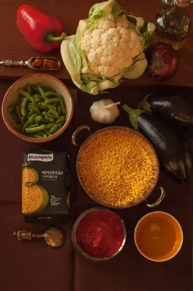 Карри из чечевицы с овощами